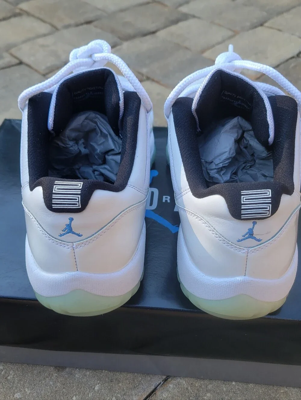Jordan 11 Retro  Low 'Legend Blue'